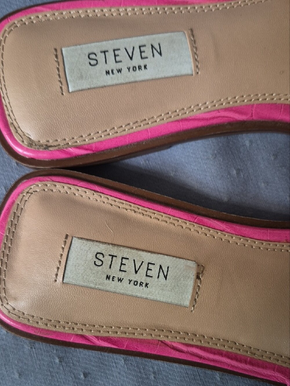 STEVEN by Steve Madden Hot Pink Croc-Embossed Slide Sandals Elle Woods Staple - Picture 2 of 7